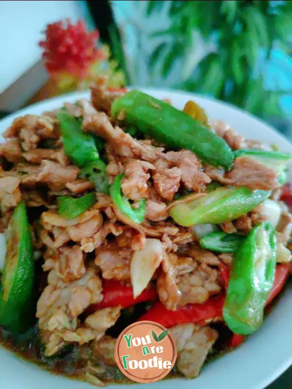 Fried beef with okra