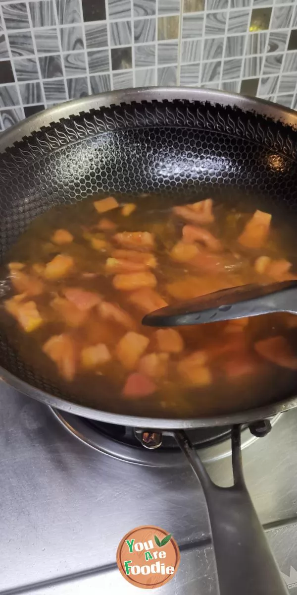 Potato, tomato and beef soup