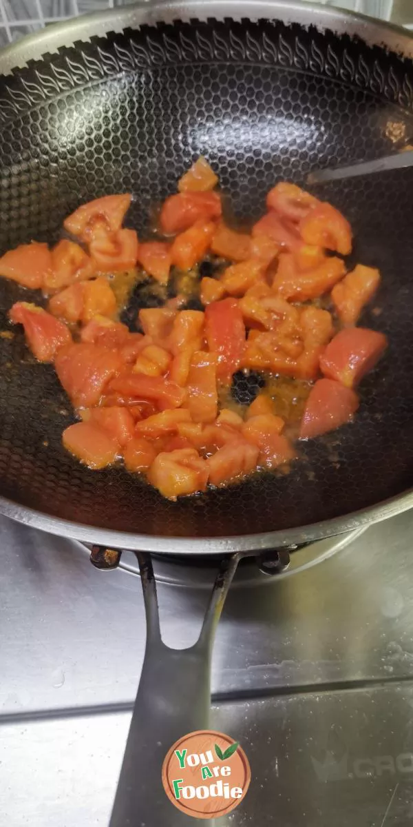 Potato, tomato and beef soup