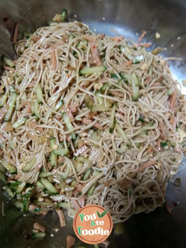 Noodles with tomato sauce