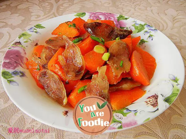 Fried-sausage-with-carrots