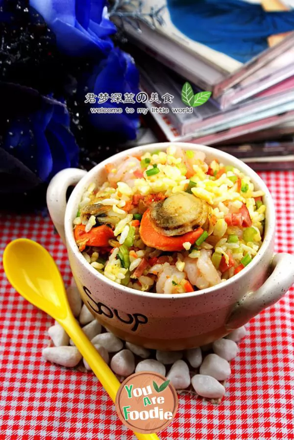 Fried-rice-with-seafood-and-eggs