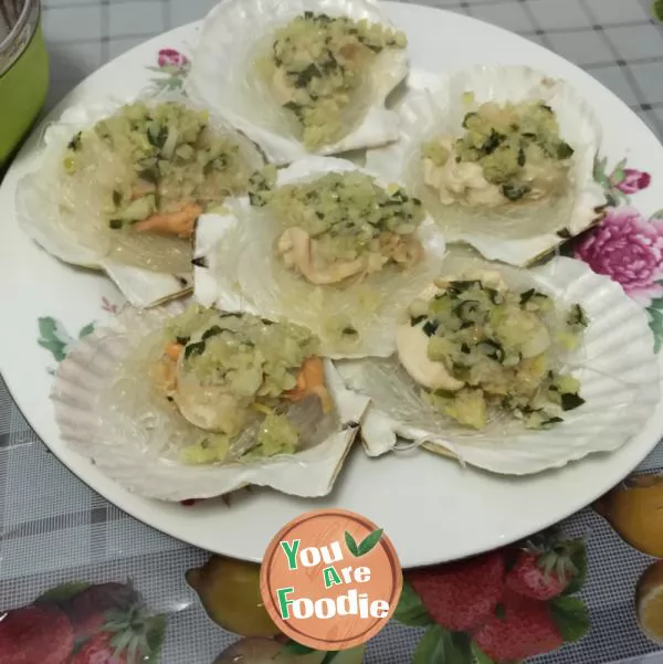 Steamed-scallops-with-minced-garlic