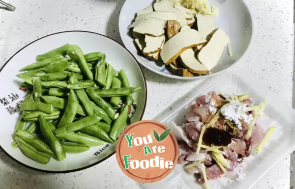 Stir fried pork with four seasons dried beans