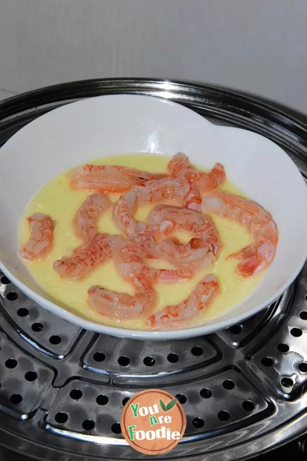 [steamed egg with minced fish and shrimp] - the most popular dish for children on the Spring Festival table