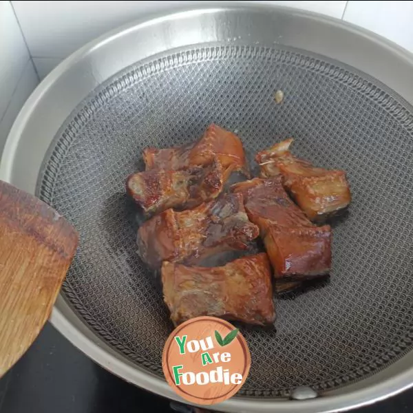 Stewed preserved fish with cowpea horn