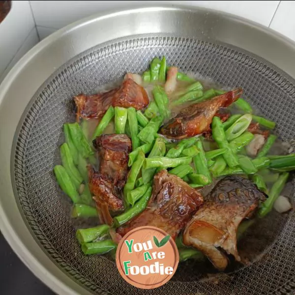 Stewed preserved fish with cowpea horn