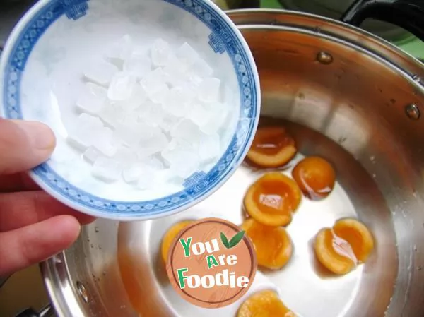 Moistening lung and relieving cough sugar water -- sugar water loquat