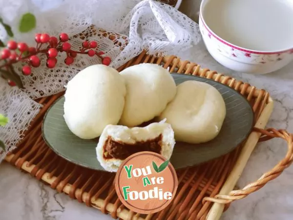 Steamed red bean cake