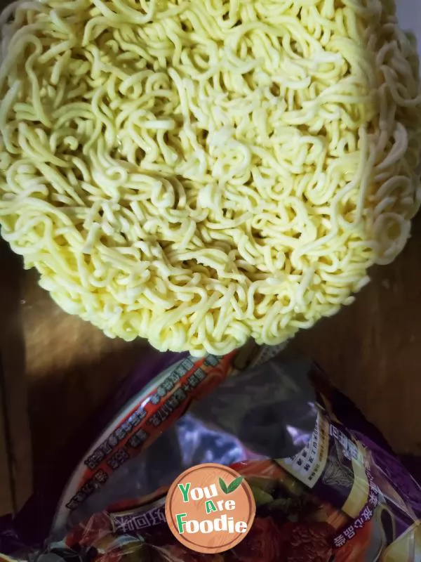 Fried instant noodles