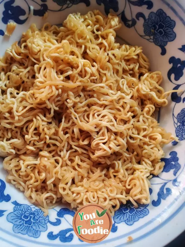 Fried instant noodles