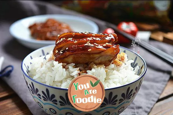 Braised chicken leg rice