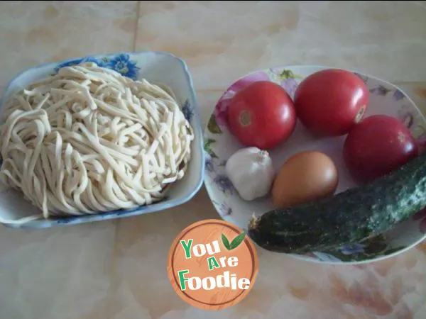 Noodles with tomato and egg