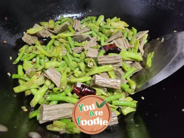 Stir fried black bean with cowpea Rolls of dried bean milk creams