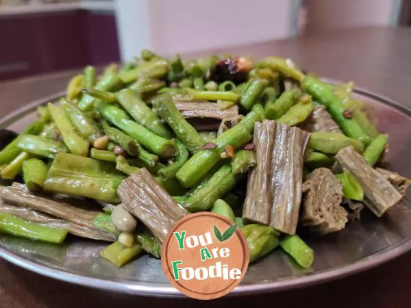 Stir fried black bean with cowpea Rolls of dried bean milk creams