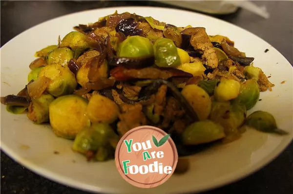 Fried mutton with black pepper, scallion and cabbage