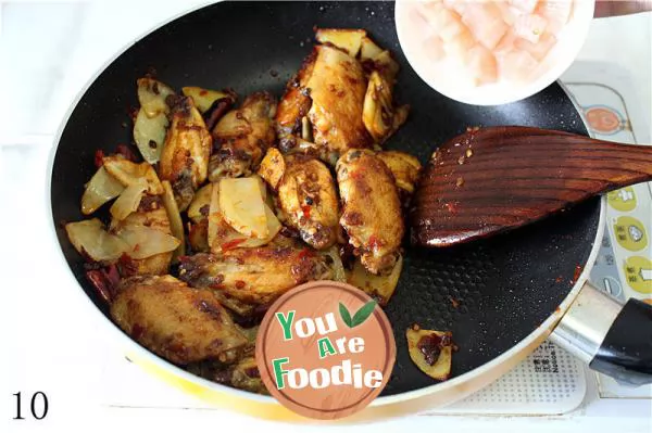 Chicken wings in spicy pot