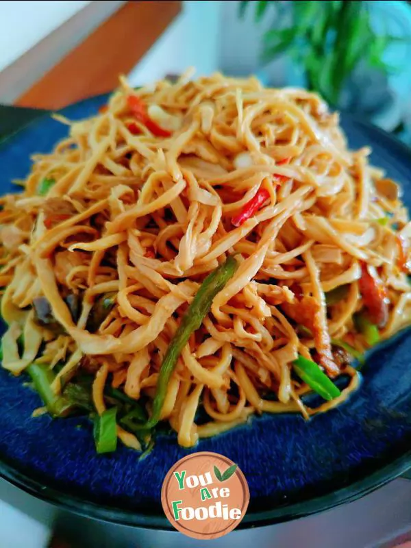 Stir fried shredded bamboo shoots