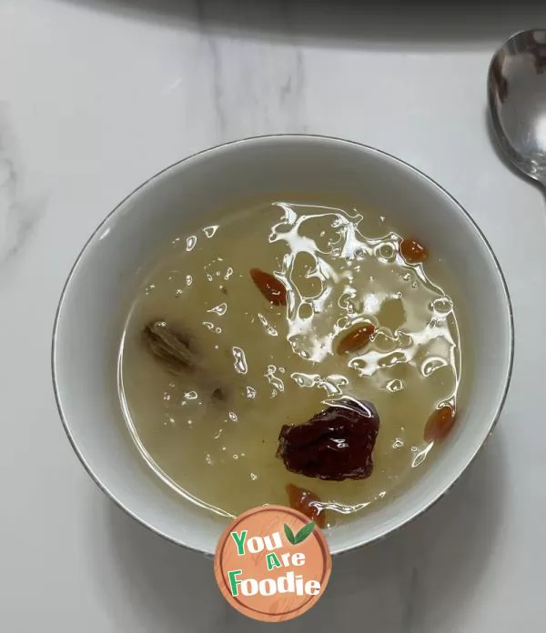 Tremella, Red Dates, Goji Berry Soup