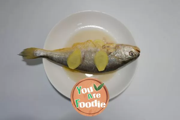 Braised yellow croaker