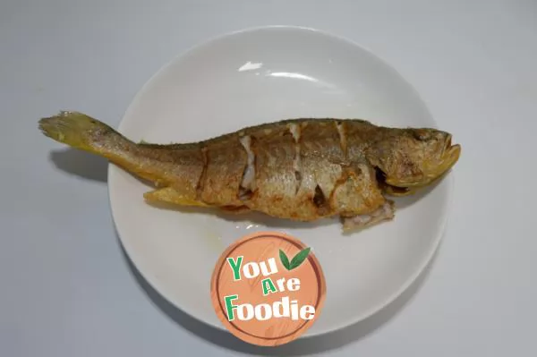 Braised yellow croaker