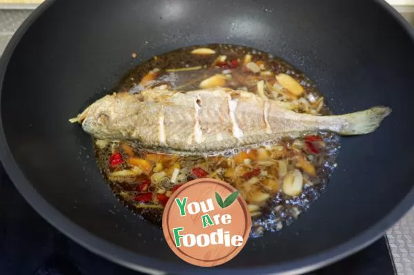 Braised yellow croaker