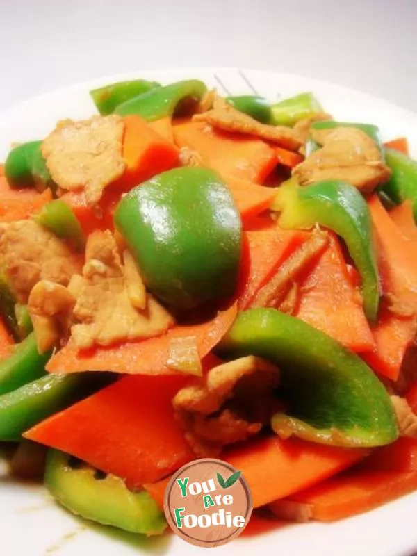 Fried-pork-slices-with-green-pepper-and-carrot