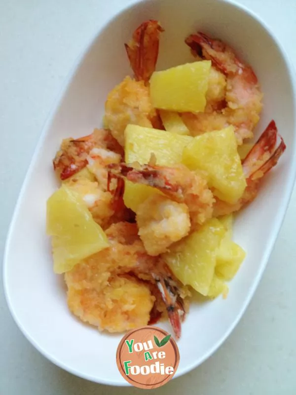 Braised shrimps with pineapple