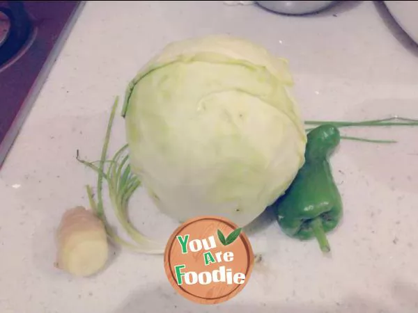 Fried cabbage with green pepper and agaric