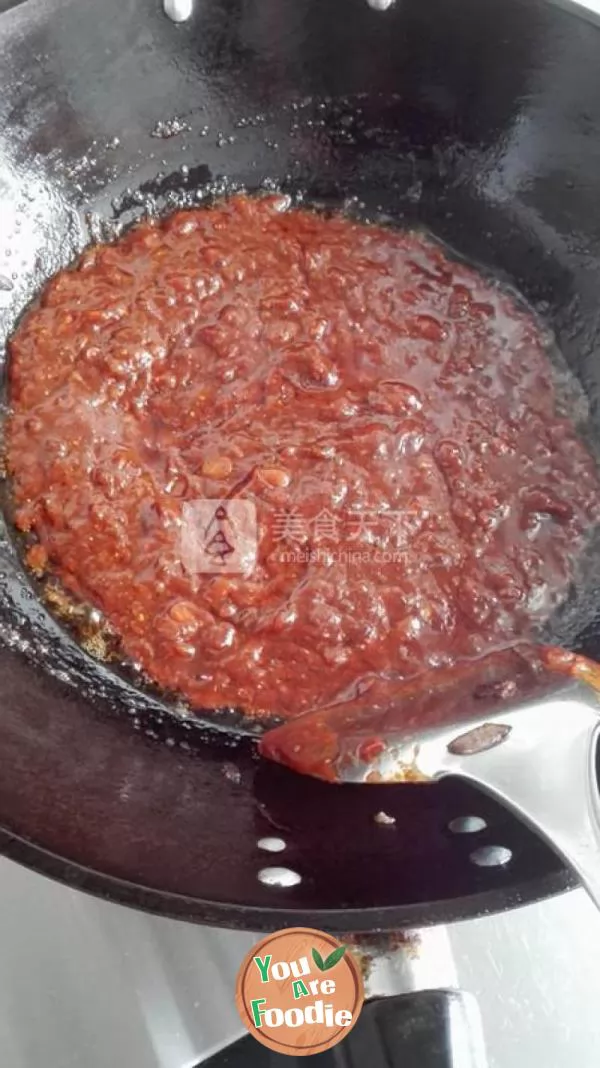 Hazelnut mushroom meat sauce