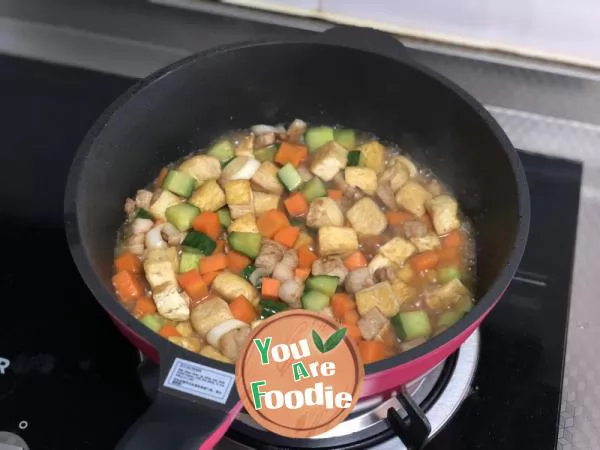 Diced tofu with seasonal vegetables