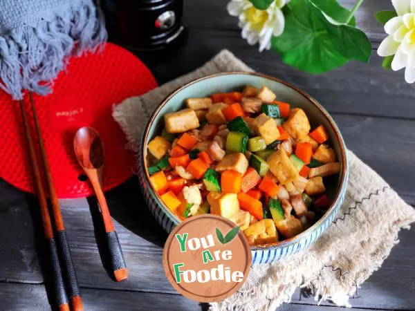 Diced tofu with seasonal vegetables