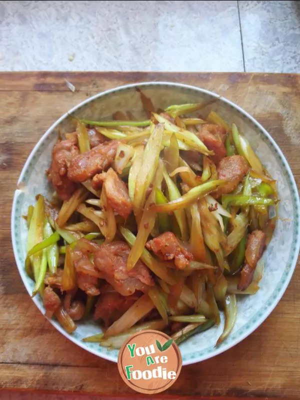 Fried-sausage-with-celery