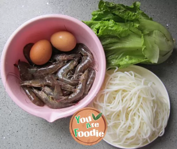 Rice noodles in shrimp soup