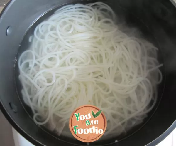 Rice noodles in shrimp soup