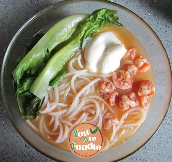 Rice noodles in shrimp soup