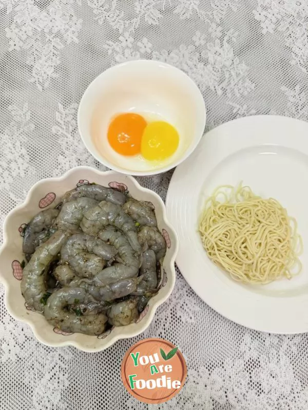 Fancy Shrimp Recipe: Fried Shrimp with Golden Noodles