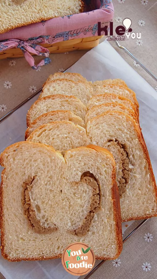 Toast-with-lemon-flavored-chestnuts