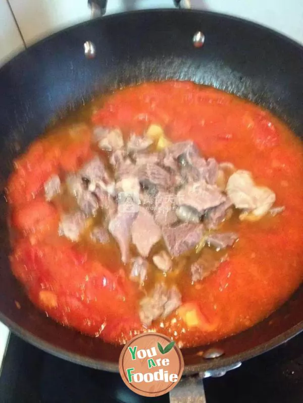 Tomato and beef brisket soup