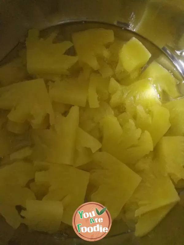 Pineapple in syrup