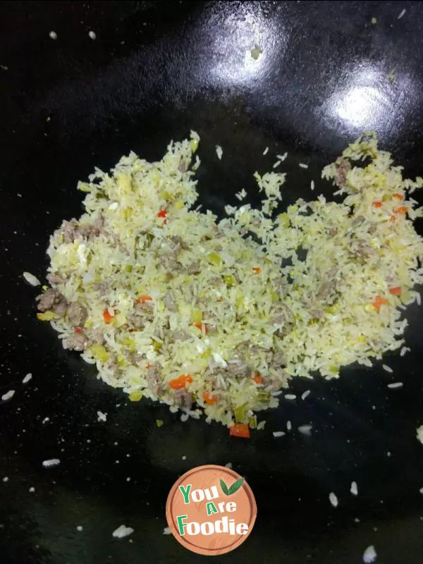 Fried rice with pickled cabbage and beef