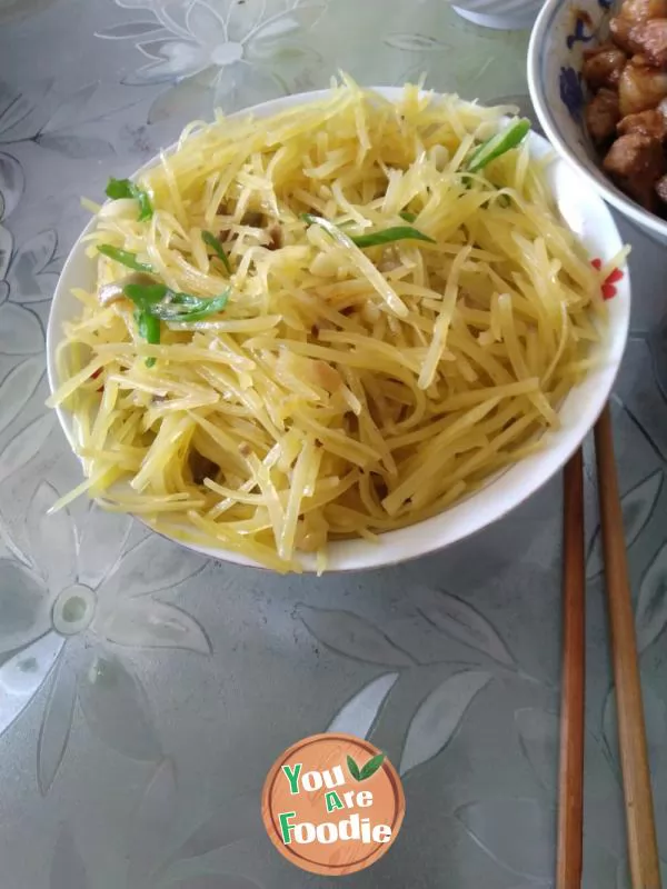 Fried shredded potato with green pepper