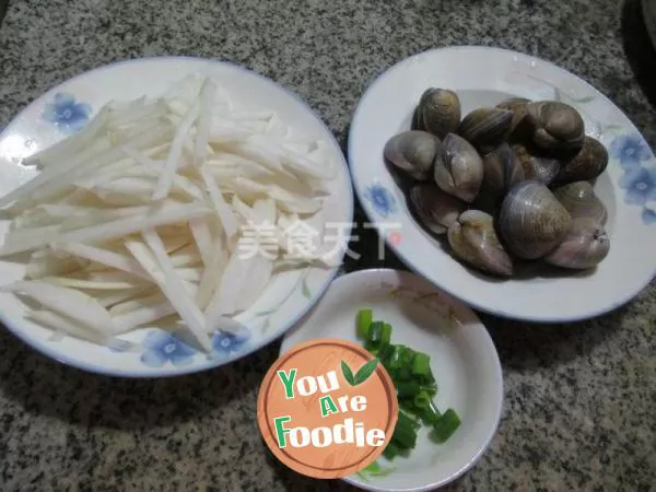 Radish and clam soup