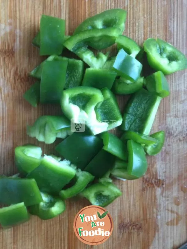 Fried catfish with green pepper