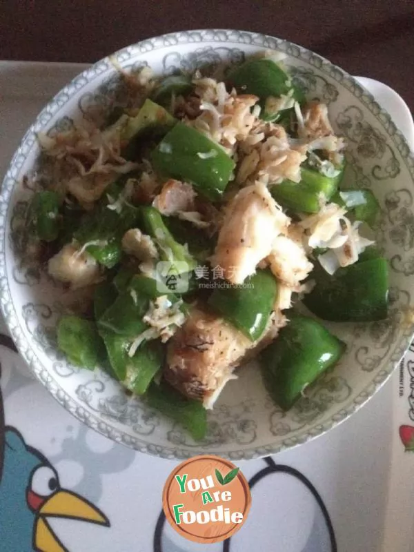 Fried catfish with green pepper