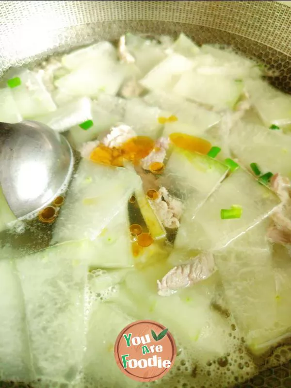 Sliced pork soup with white gourd