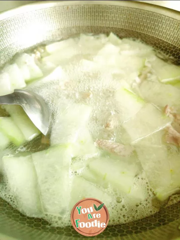 Sliced pork soup with white gourd