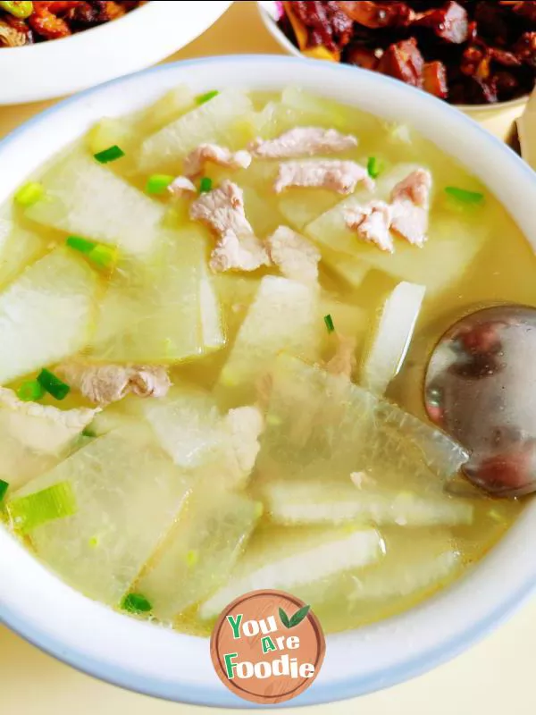 Sliced pork soup with white gourd