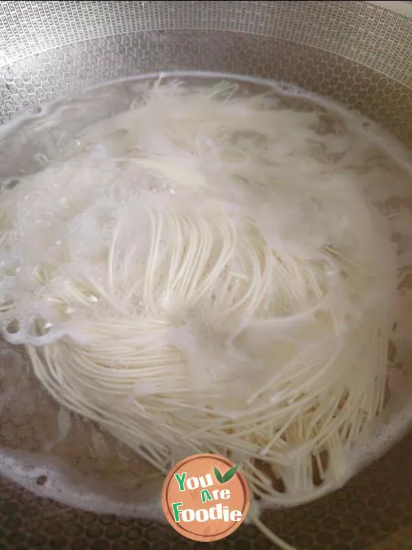 Noodles in beef broth