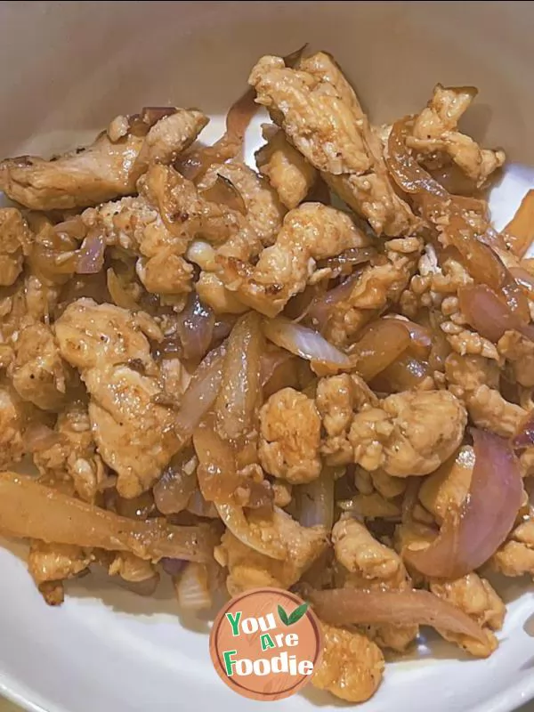 Low fat, low calorie and delicious fried chicken with onions